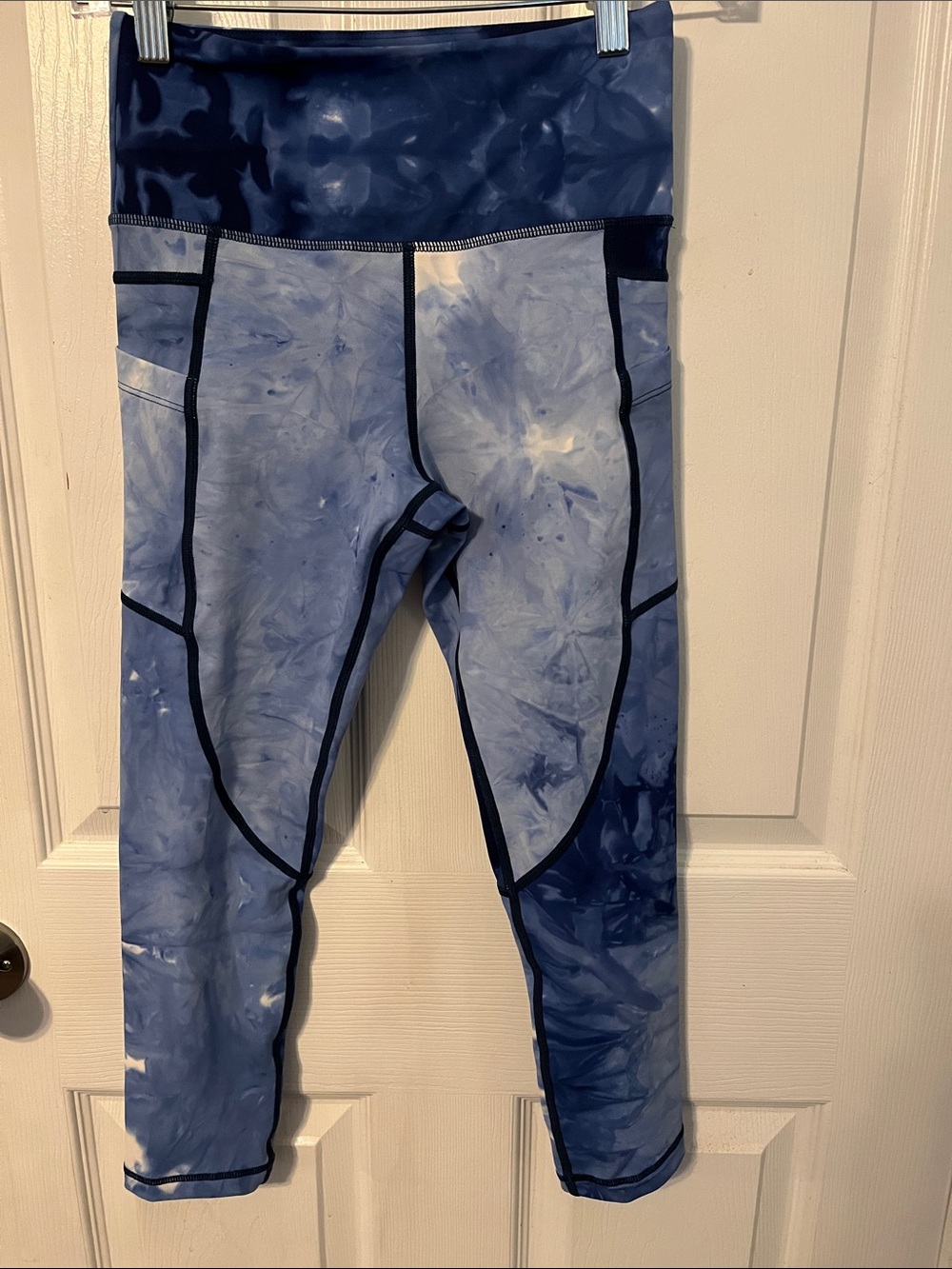 Zyia Active Blue and White Tie Dye Cropped Capri Compression Leggings